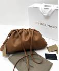 Сумка Bottega Veneta The Pouch Camello Clutch